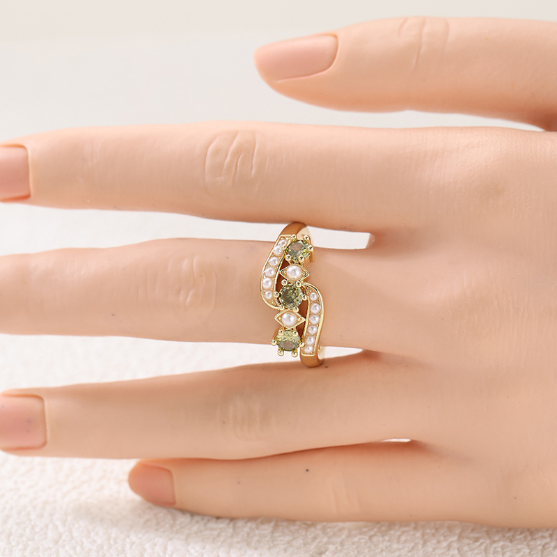 Ladies' Vintage Olive Green Synthetic Zirconia Ring